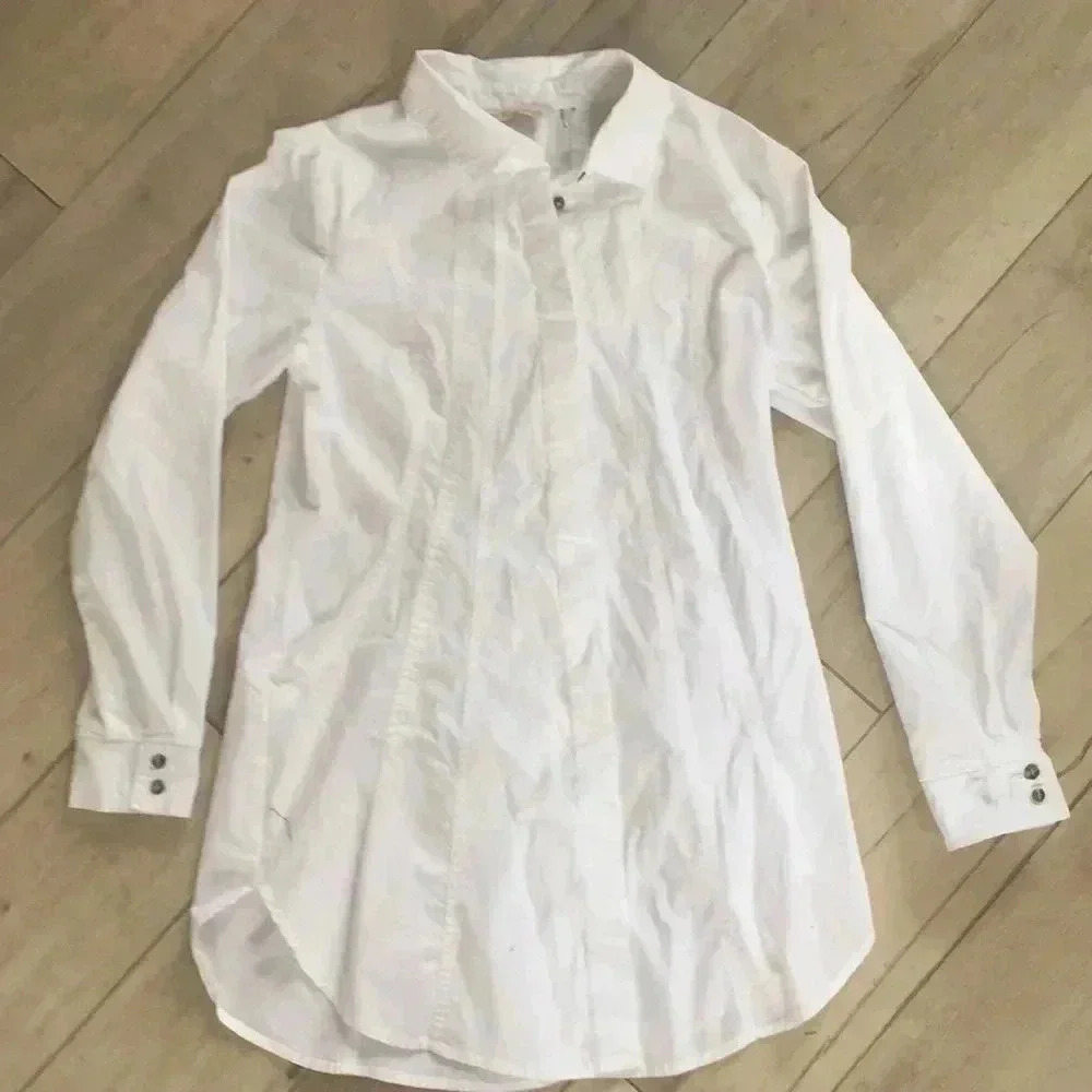 Soft surrounding button down top